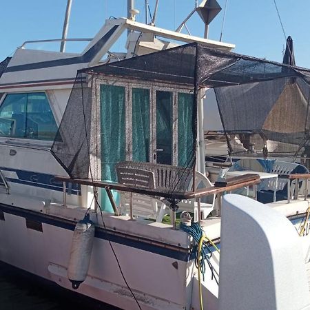 Encantador Barco En Barcelona Сан-Адриан-де-Бесос Экстерьер фото