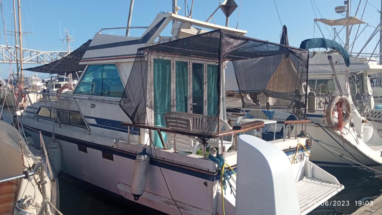 Encantador Barco En Barcelona Сан-Адриан-де-Бесос Экстерьер фото